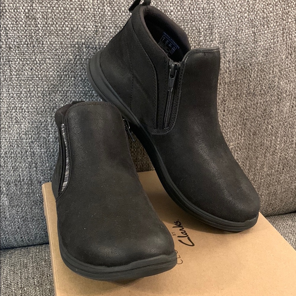 Clarks Cloudsteppers Black Ankle Boots